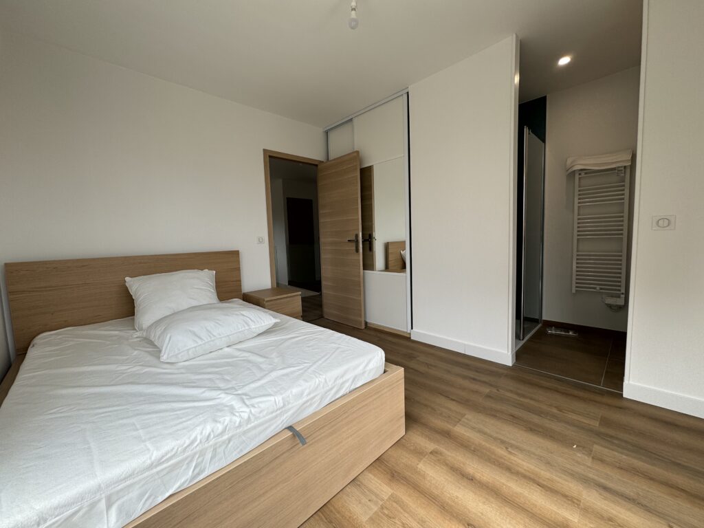 Aménagement de la chambre au 1er étage